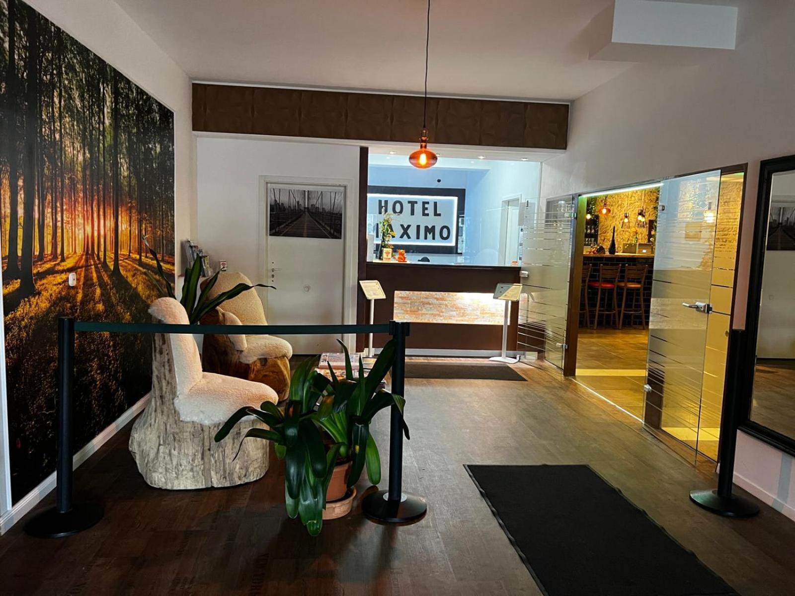 Hotel Maximo Pinneberg Exterior photo